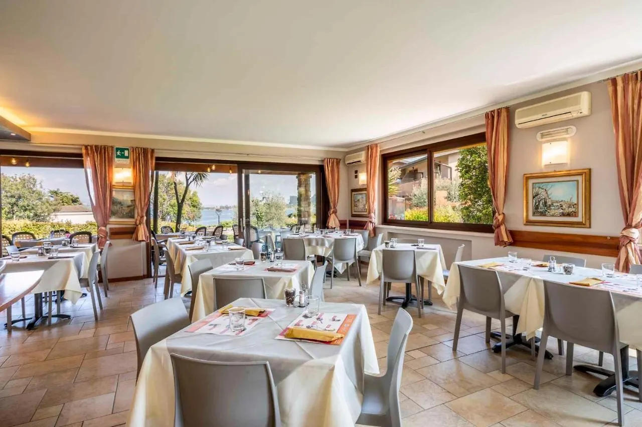 Apartments In Manerba Del Garda 22047